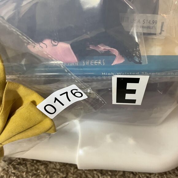 Sezane Maria De La Orden Hair Clip Bow Womens One Size Mustard Yellow Barrette main image 5